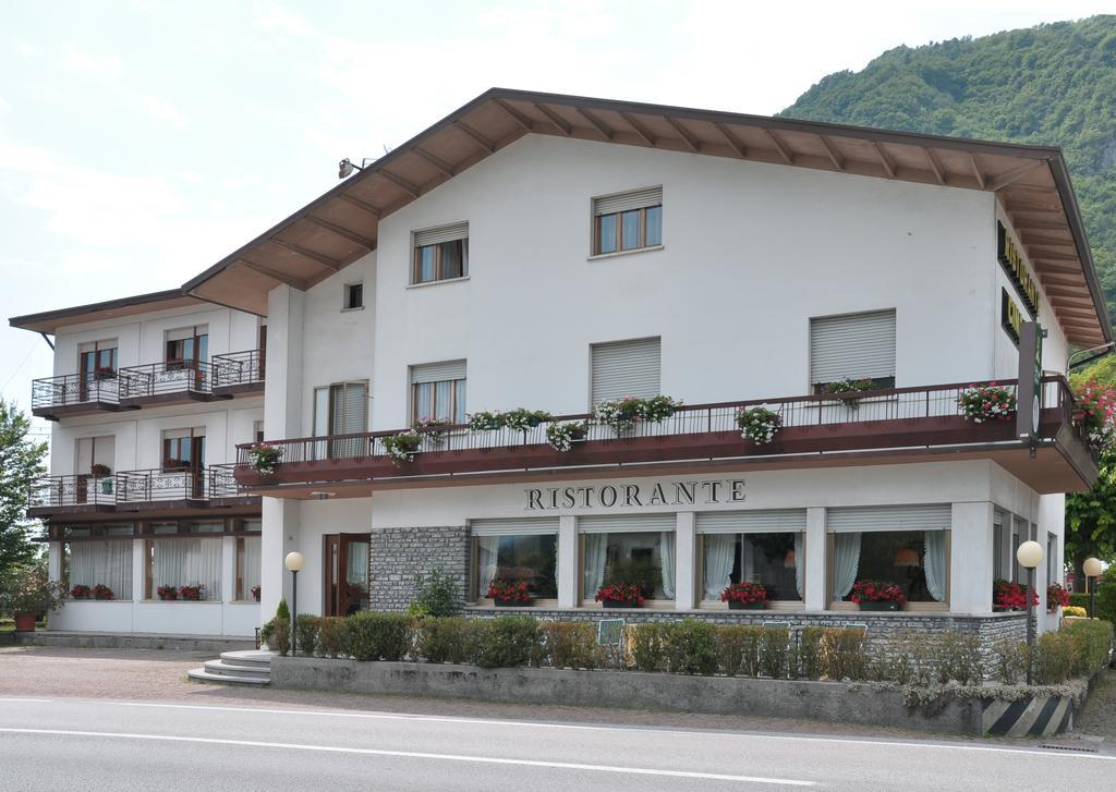 Albergo Ristorante Cima I Pra' Ponte nellʼAlpi Eksteriør bilde